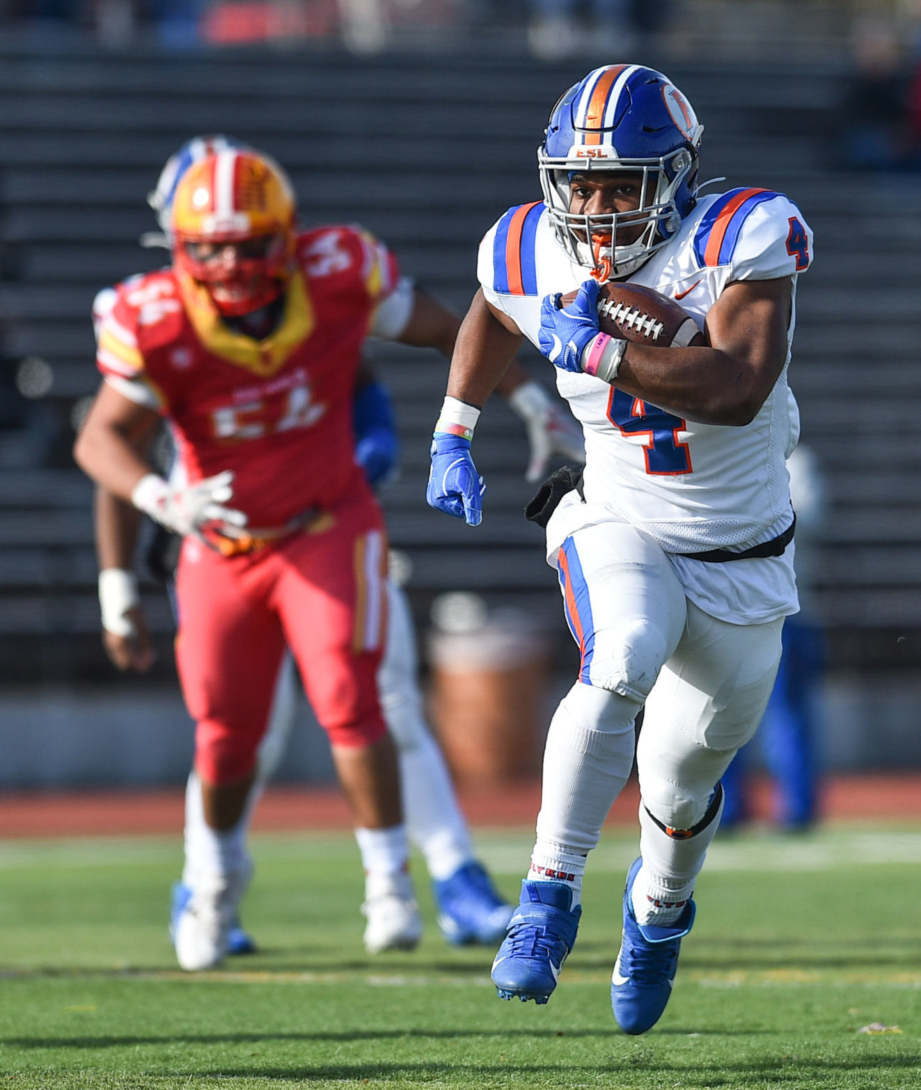 110919-mda-spt-rocky-football-026a.jpg